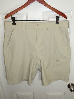 Huk Next Level Fishing Shorts Mens LG- 10.5" Inseam Performance Outdoor Khaki